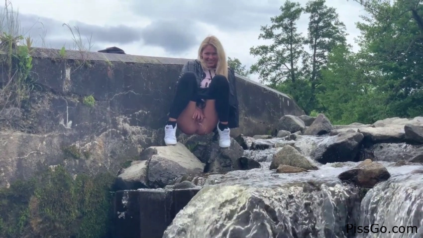 Pissarc Into The River Stream - with gorgeous princess Claudia Macc, calm piss action - (2025 | forceful piss)