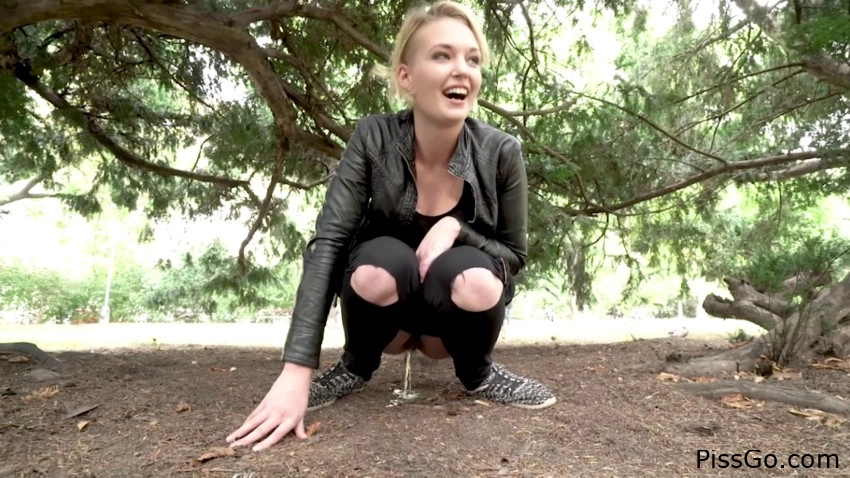 Drunk Girl Piss - Lucie 2025