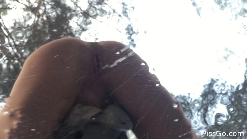 Amazing Piss At My Car Sunroof (2025|MPEG-4) pee on, 276 MB - golden pee detail - Mia Bandini