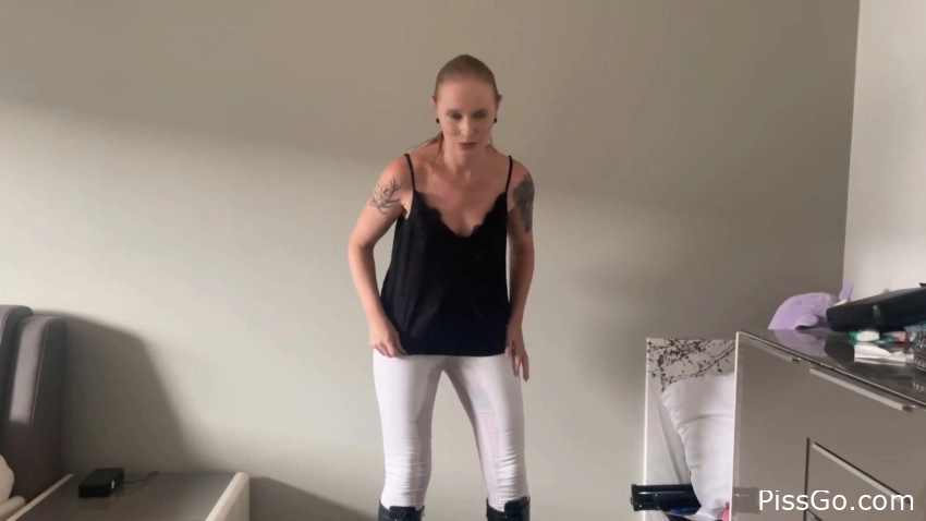 Totally nasty jeans-boot-piss - Emma Wolf