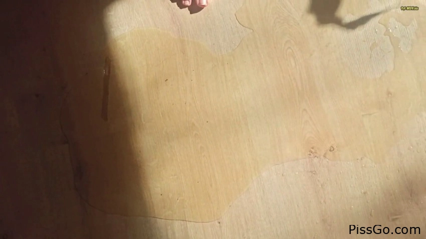 Unfortunately I Can’T Pee Far (2025|MPEG-4) piss hot, 8.40 MB - slow buildup pee - Elli Young