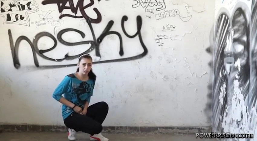 Desperation And Power Pee (2025|MPEG-4) peeing, 85.7 MB - quiet urine rhythm - Annie