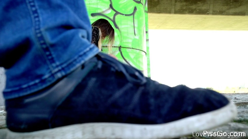 Pissing scene 2. - with hot visitor Silvia, wet urinate fetish - (2025 | pee kink)