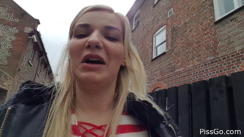 Squatting Pee Near Busy Street. - with fantasy chick Bad Dolly, juicy pee fetish - (2025 | urine play)