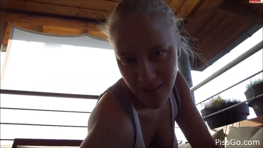 Pissing in jeggings early in the morning (2025|MPEG-4) lovely pee, 54.0 MB - scene piss slave - Lara-C