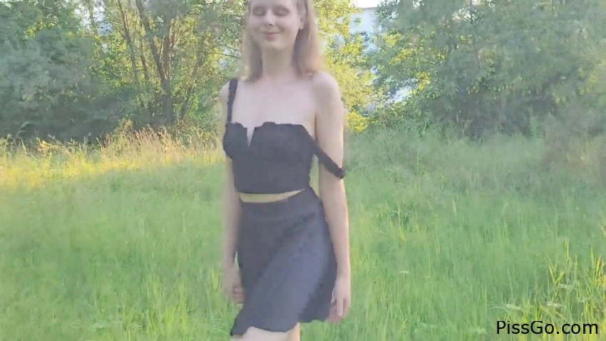 HaneyNanny Two Outdoor Piss, calm leaking peeing - (2025 | piss art)