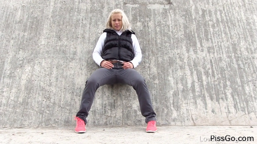 Pee, Stop, Wet! - with fantasy girl Licky Lex, urine fetish mistress - (2025 | warm pee)