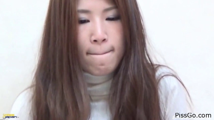 Teen Pees In The Shower - Sisisnwbnny 2025