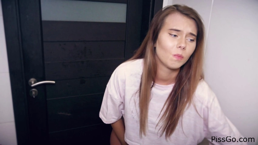 Huge bulge almost bursting (2025|MPEG-4) heat pee, 559 MB - porn female pissing - HotDirtyIvone